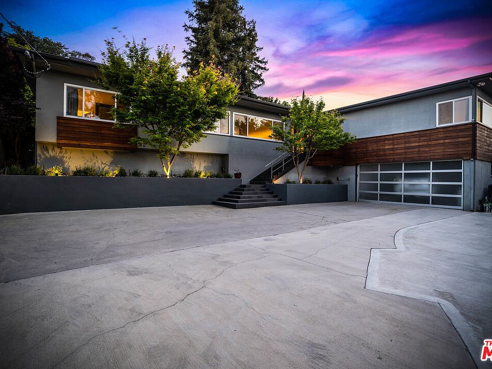 1st image of 14476 Valley Vista Blvd