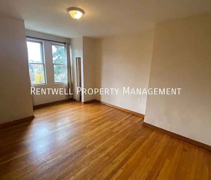 2083 Plainview Ave — Photo 11