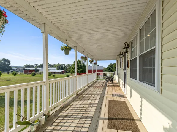 7870 Larry Ln, Middleville, MI 49333