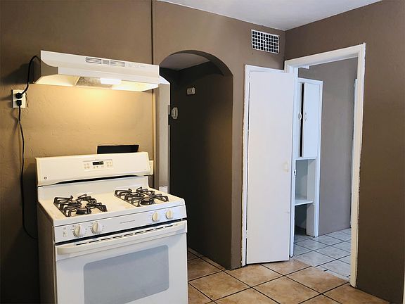 2nd image of 419 E 32nd St APT B