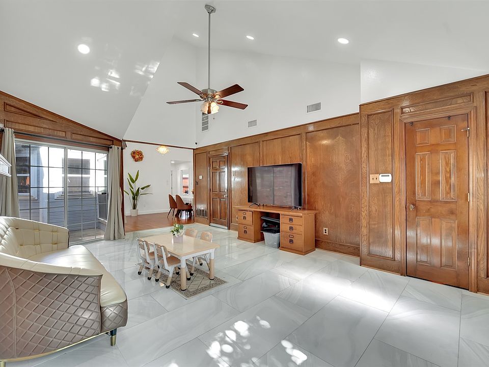 1st image of 3021 Waterfront Cir
