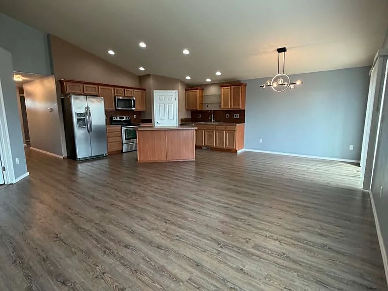 16651 Greenleaf Ave SE — Photo 10