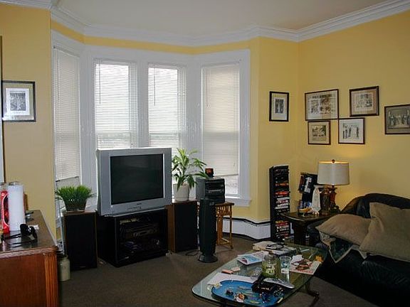 1st floor living room