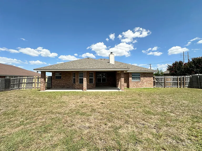 2709 Hydrangea Ave — Photo 37
