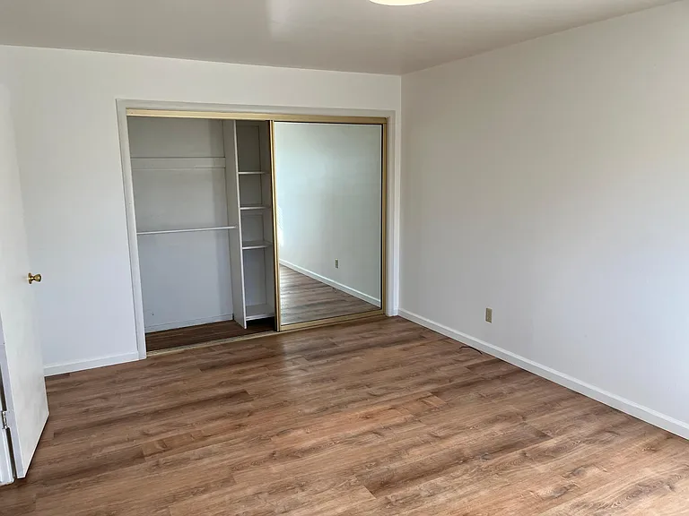 6260 Riverside Blvd — Photo 12