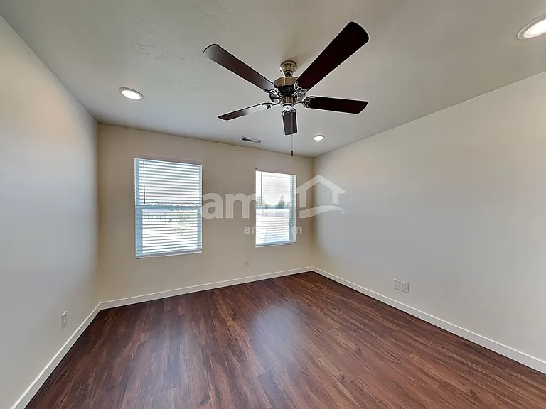 9412 W Shumard St — Photo 10