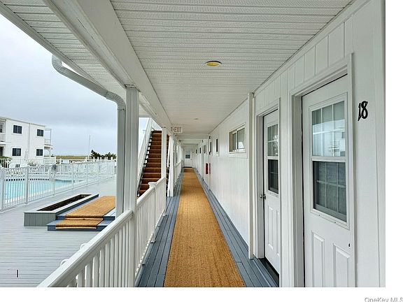 3rd image of 281 Dune Road #18a