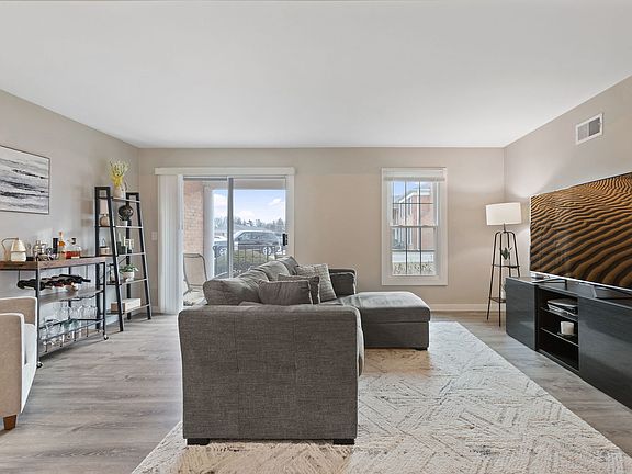 4th image of 540 Shorely Dr APT 102