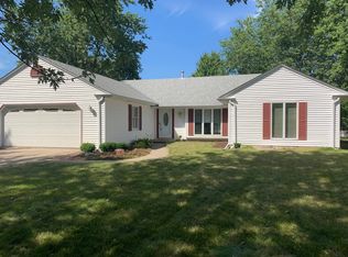 26 Crofton Rd, Oswego, IL 60543