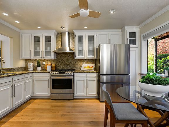 2nd image of 916 Arlene Way