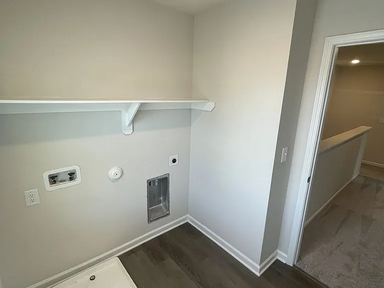 1100 Peony Ln — Photo 11