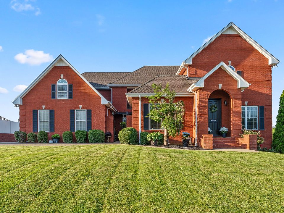 1st image of 117 Pin Oak Dr