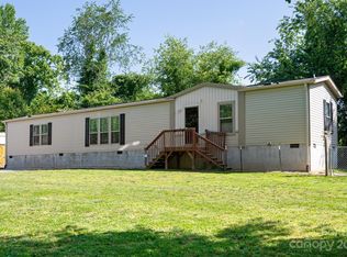 149 Big Hungry Rd, Flat Rock, NC 28731