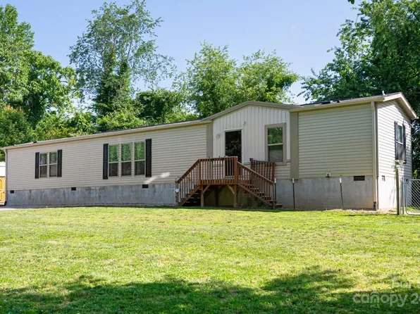 149 Big Hungry Rd, Flat Rock, NC 28731