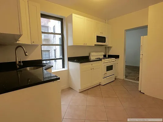 Rented by Sovereign Associates | media 12