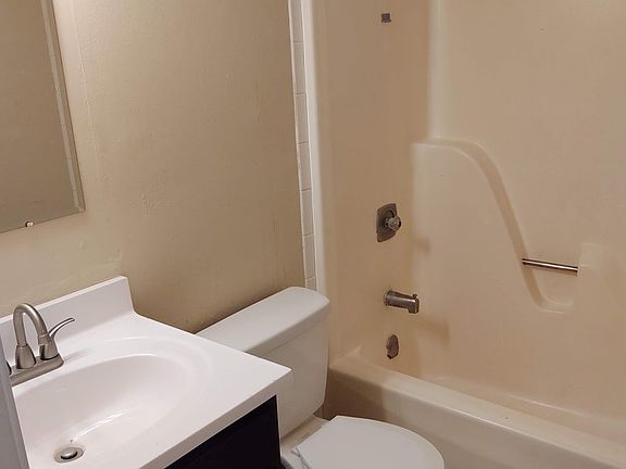 2nd image of 2131 W Phelps St APT D