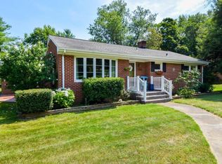 5202 Medmont Cir SW, Roanoke, VA 24018