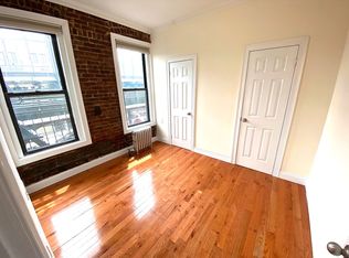 3026 31st St APT 3F, Astoria, NY 11102