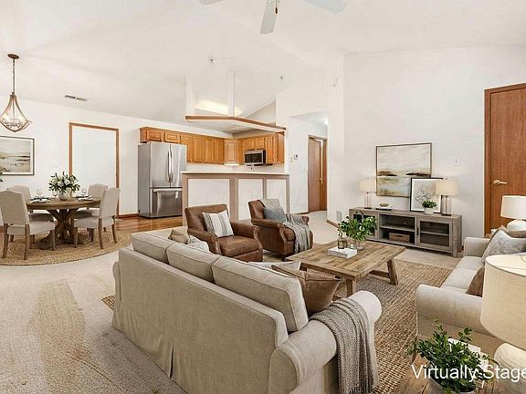 2nd image of 4088 Castel Dr