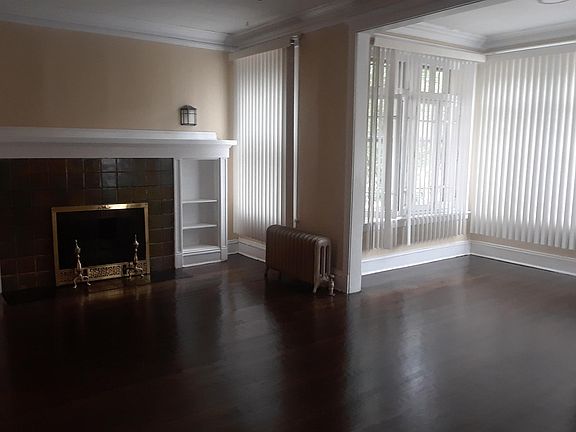 2nd image of 5407 S Maryland Ave APT 1