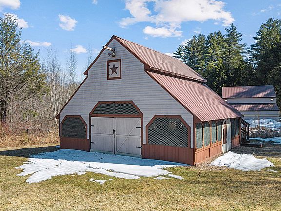 3rd image of 647 Cross Country Road