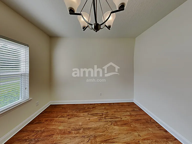 327 Cortez Dr — Photo 8