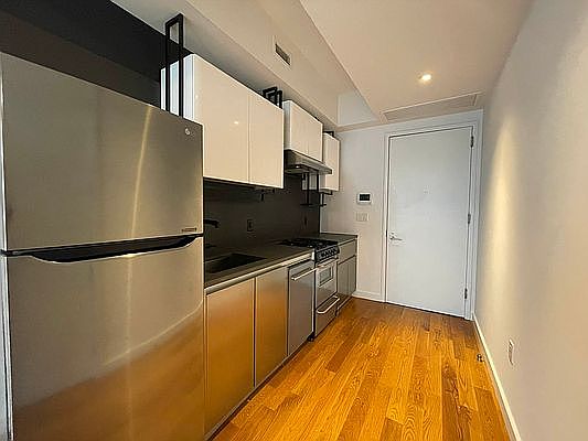 3rd image of 54 Noll St APT 656