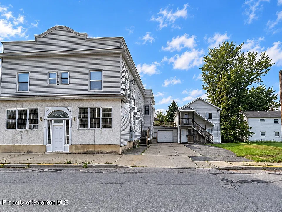 114 E Market St #5