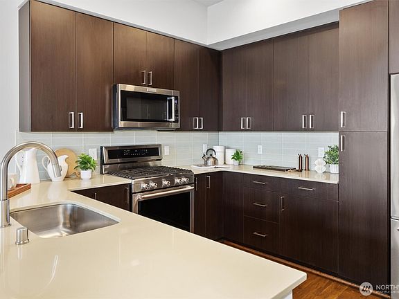 5th image of 50 Pine Street #310