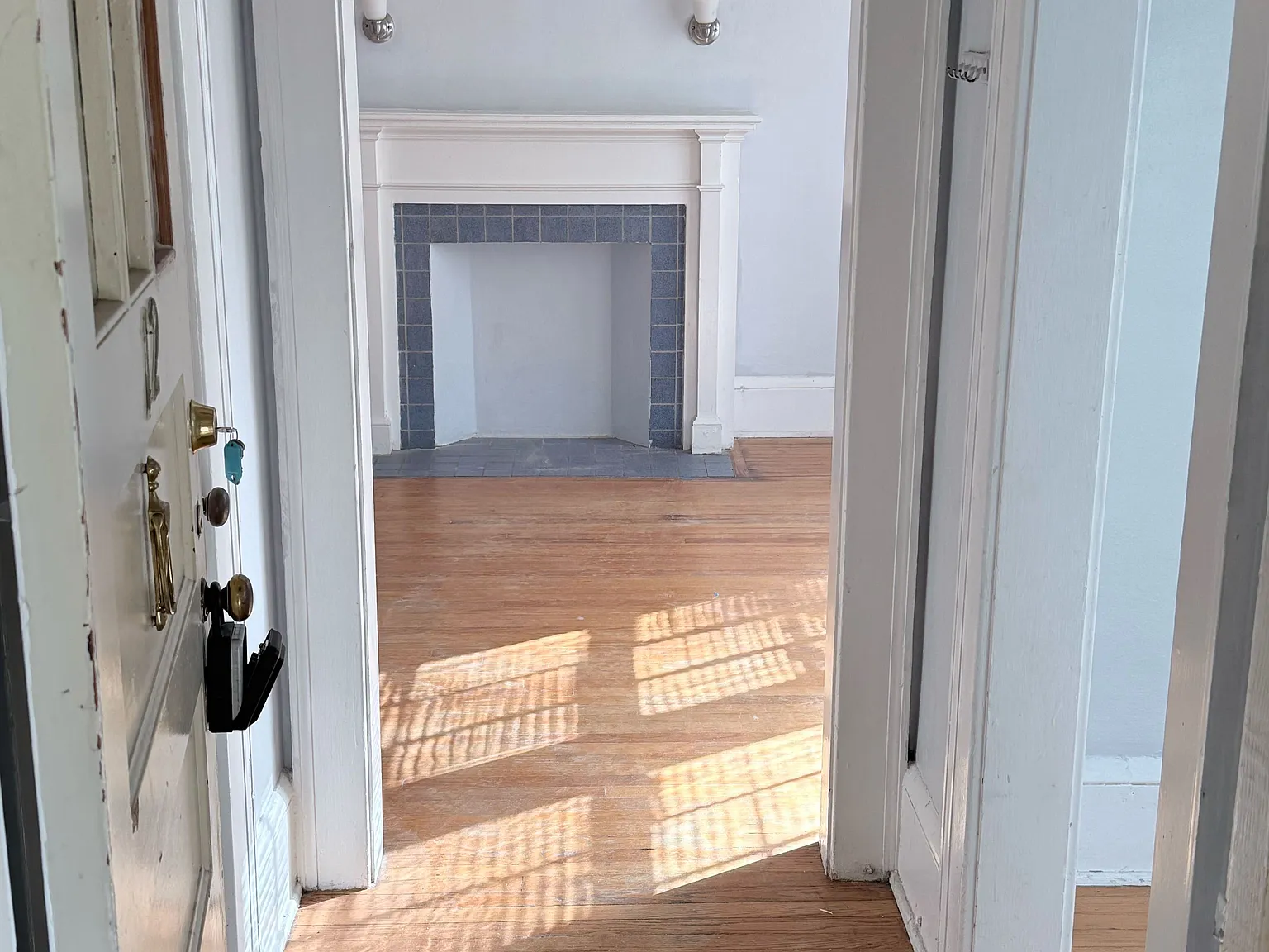 2061 Forbes St — Photo 4