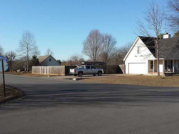 5th image of 3026 Miles Dr