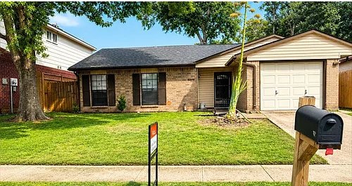 5202 Santrey Dr Photo 1
