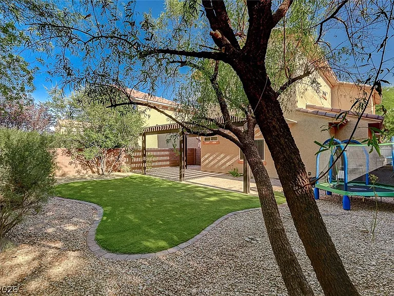 8454 Cerritos Ct — Photo 39