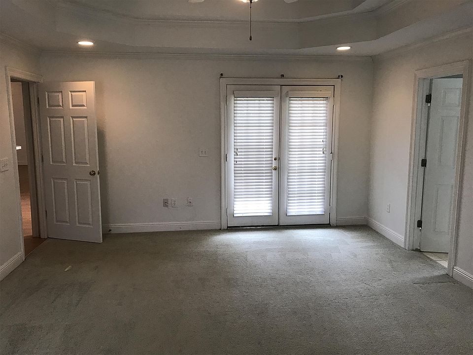 1st image of 118 Stratford Dr