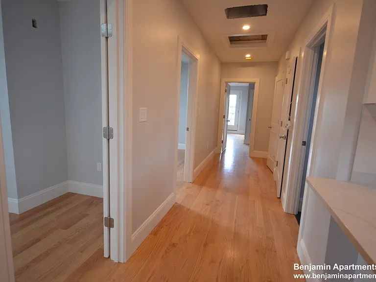 21 Shepard St #7 — Photo 5