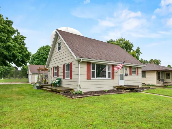 2230 N Summit St, Appleton, WI 54914