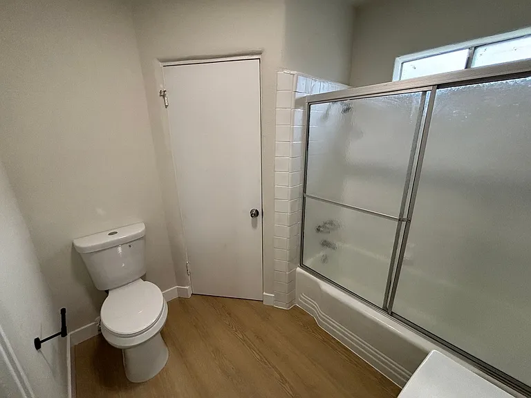 24337 Myers Ave — Photo 17