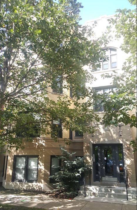 1st image of 3108 W Eastwood Ave APT 1