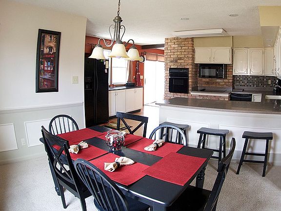 4th image of 5004 N Somerset Dr