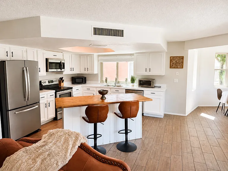 Farmhouse Country Kitchen