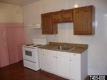5th image of 578 W Princess St