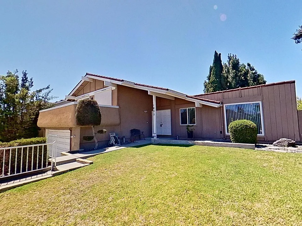 1825 Celeste Ln