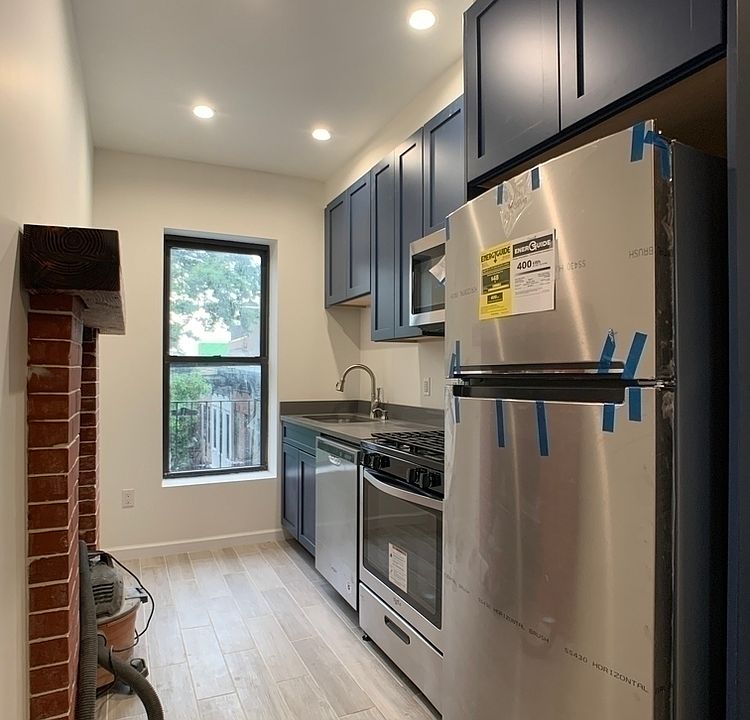 1st image of 417 8th St #3