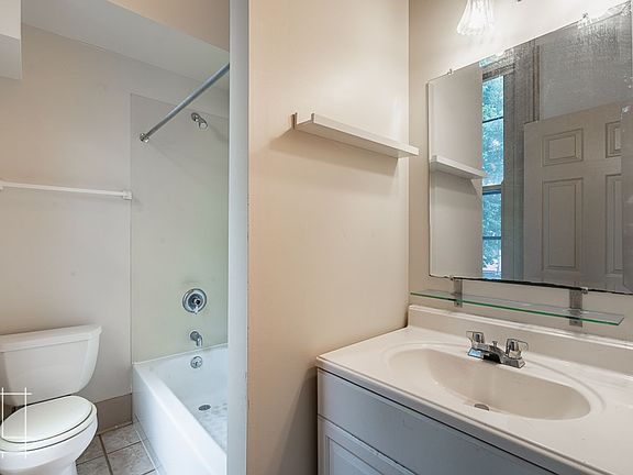 4th image of 56 W Starr Ave APT 4