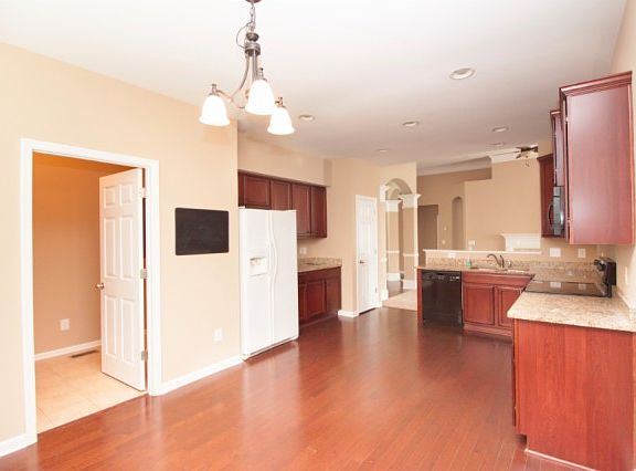 3rd image of 1308 Avery Park Ln