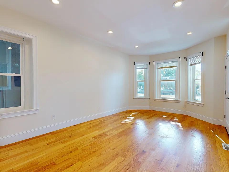 79 Brighton Ave #1