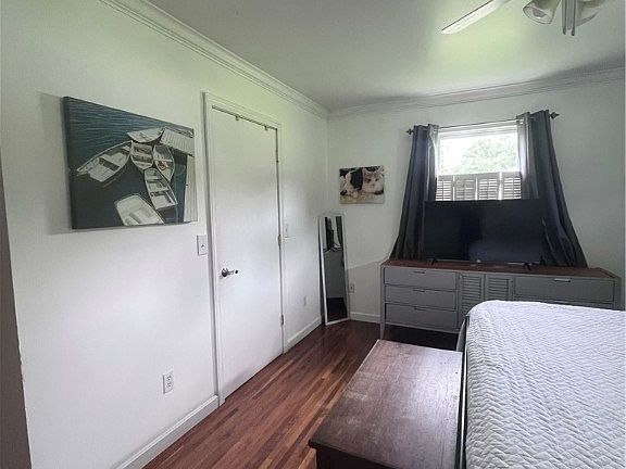 4th image of 1570 Pinkerton Ln
