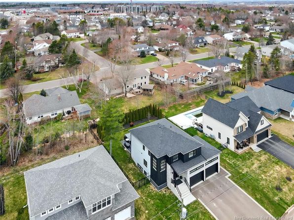 10 Rosebank Cres, Riverview, NB E1B 0R6
