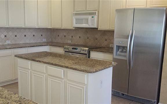 3rd image of 9012 Pleasant Hill Dr