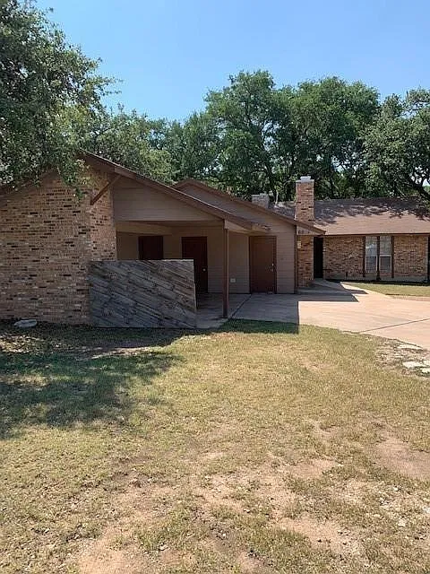 3 bed, 2.0 bath, 1870 sqft, $1,600 — Photo 1
